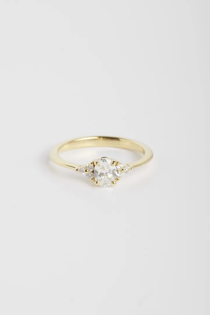 Ring Clara L in yellow gold