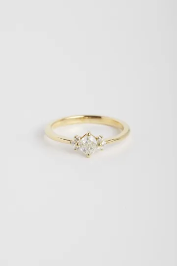 Ring Farah M in yellow gold