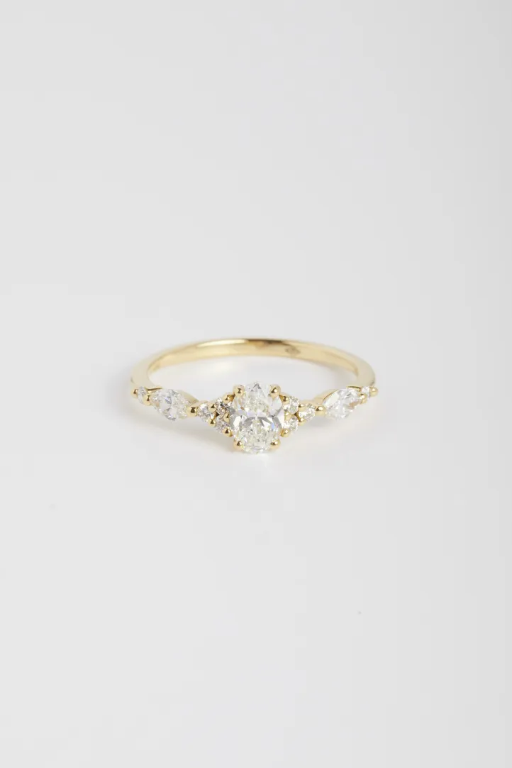 Ring Margot L in yellow gold