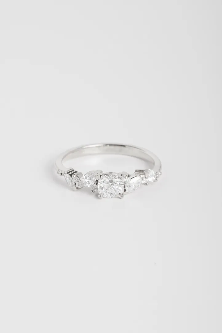 Ring Rania Coussin in white gold